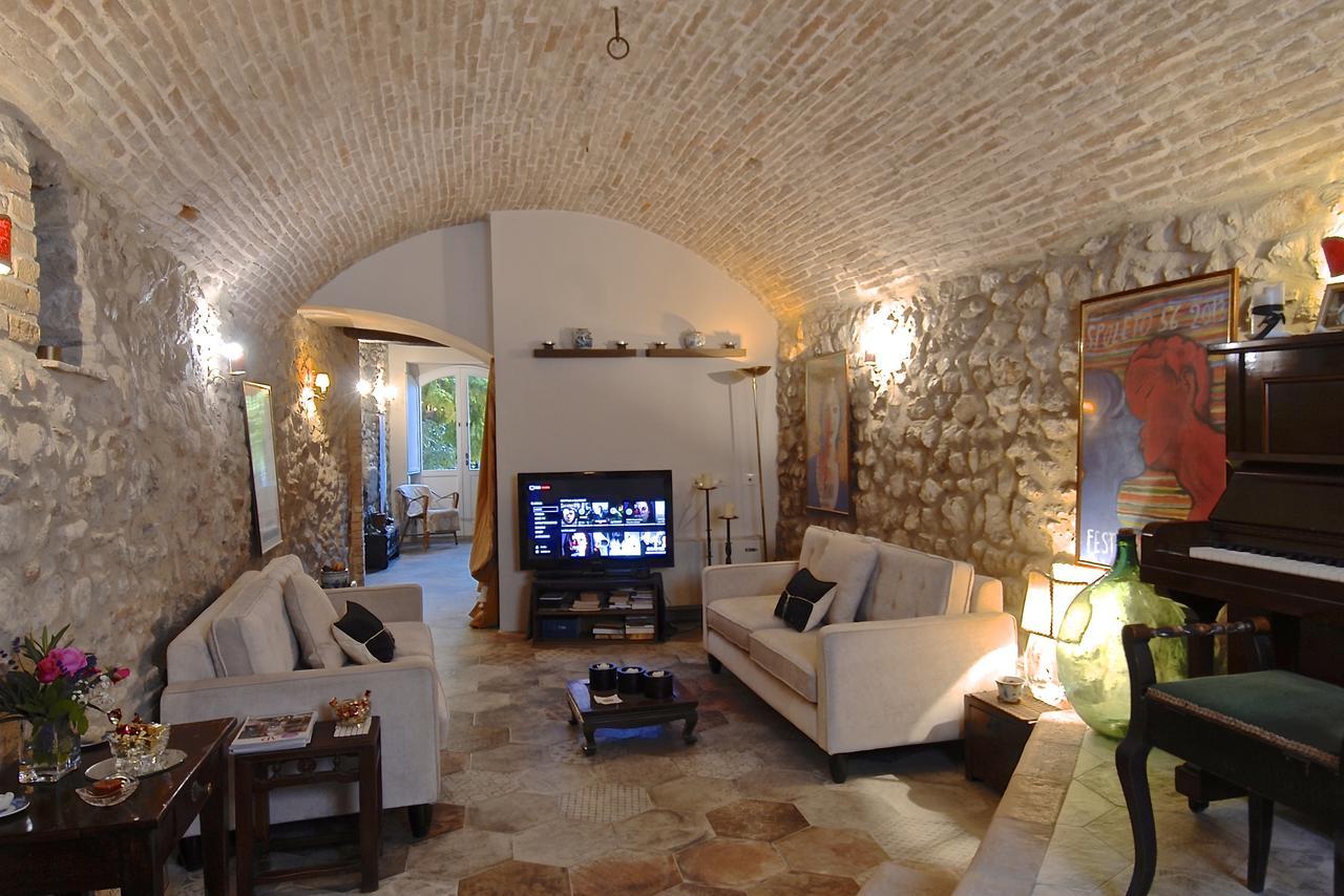 Palazzo Sant'Angelo Bed & Breakfast Spoleto Luaran gambar