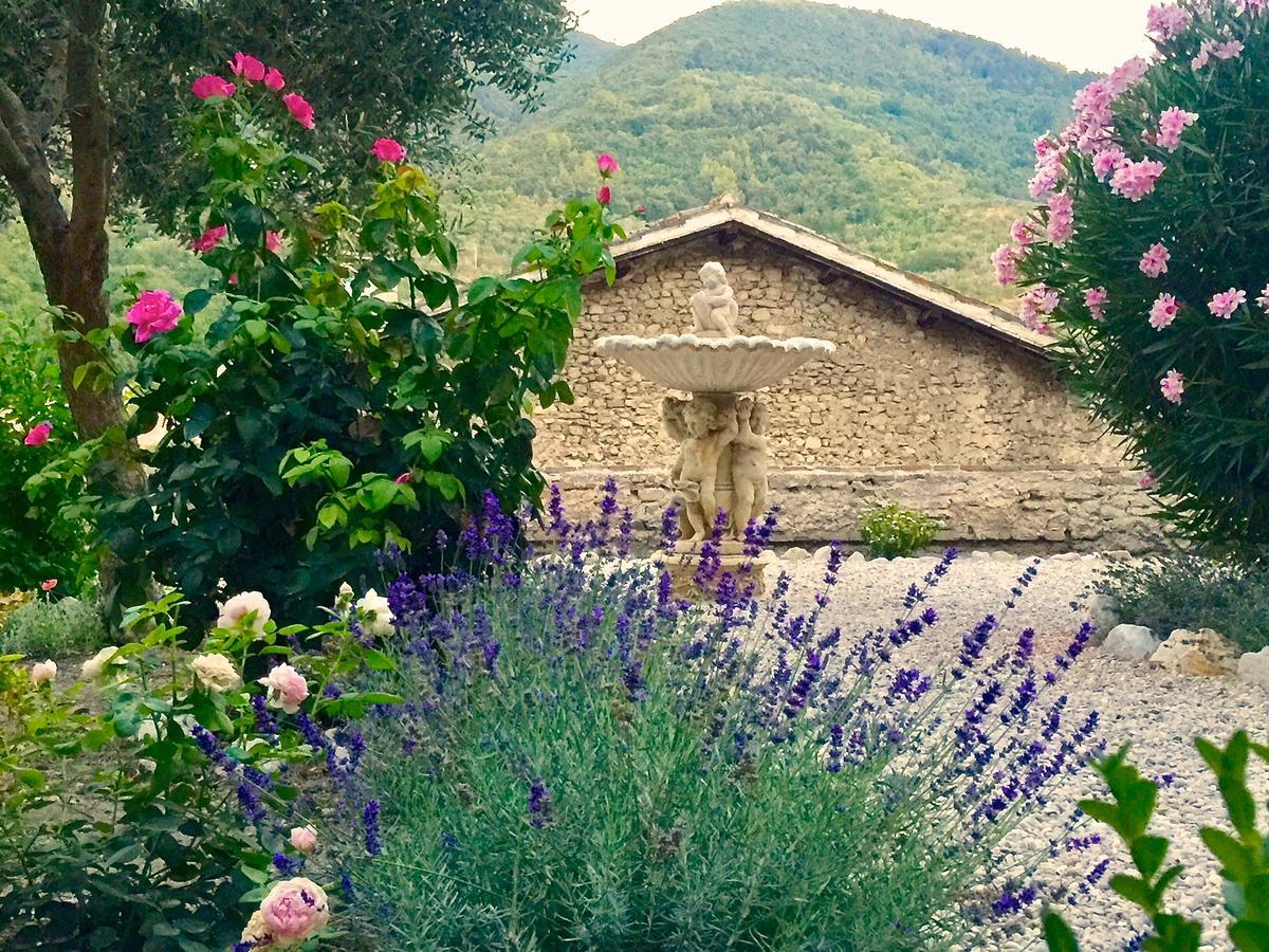 Palazzo Sant'Angelo Bed & Breakfast Spoleto Luaran gambar